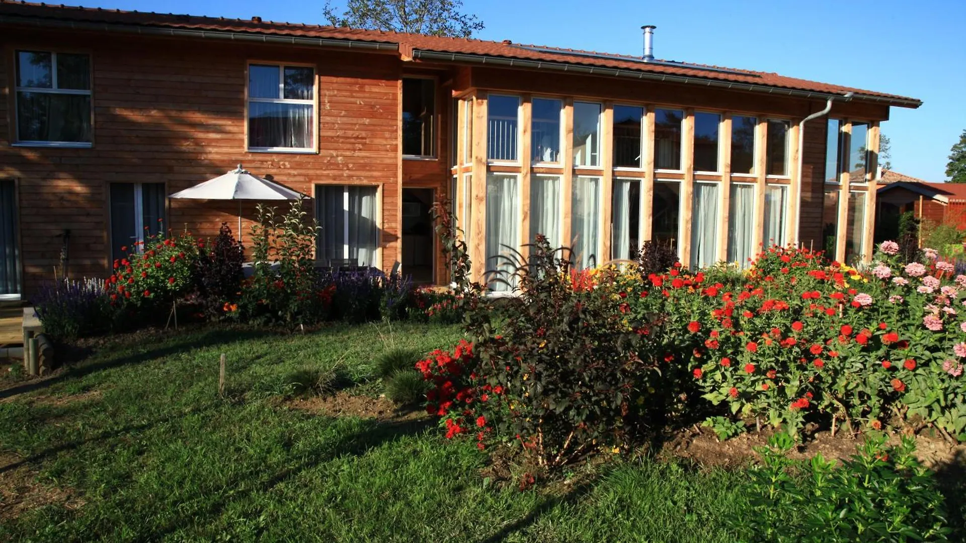 Maison Addama Neyron 3*,  Francia